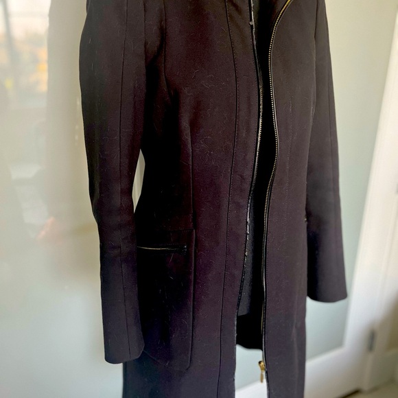 Zara basic black coat, slim fit in size small - Picture 2 of 6